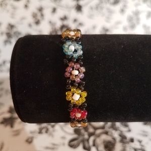 Beaded flower stretch bracelet jo13